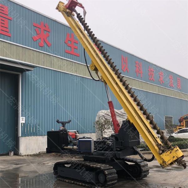 直銷光伏履帶鉆孔機(jī)，螺旋光伏鉆孔機(jī)